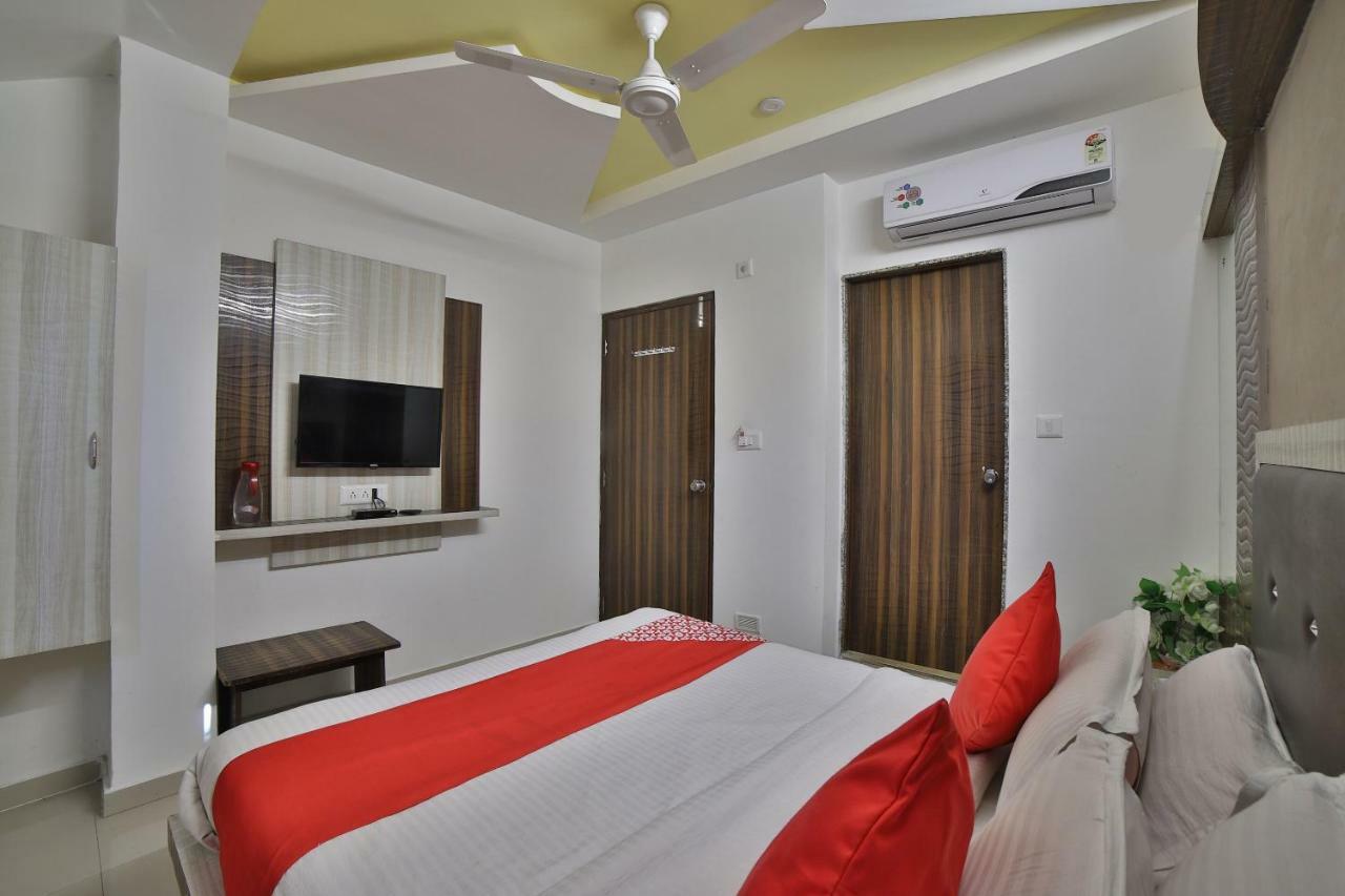 Hotel Sunstay Ahmedabad Exterior foto